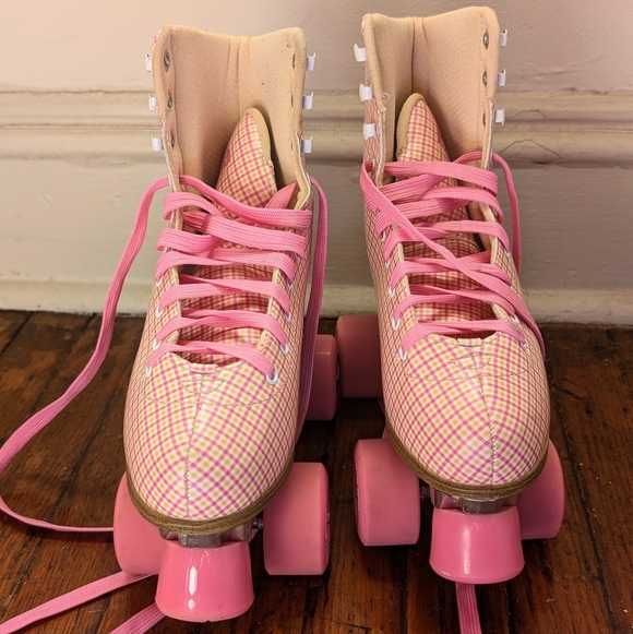 Pink Plaid Retro Roller Skates - Picture 2 of 6